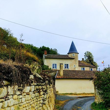 Manoir Le Cristal " Les Entrees Du Futuroscope A Petit Prix Bed & Breakfast Beaumont  Exterior photo