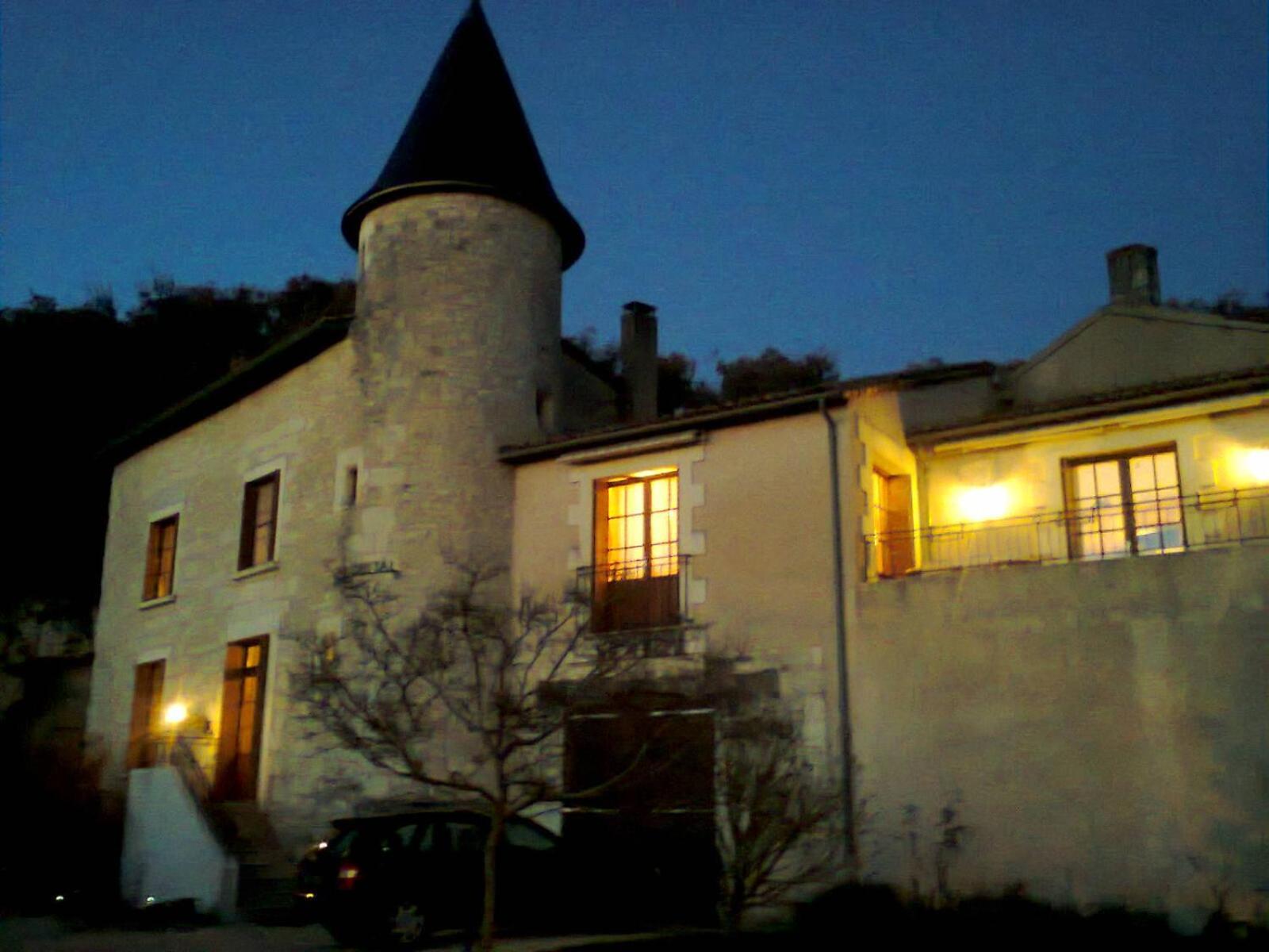 Manoir Le Cristal " Les Entrees Du Futuroscope A Petit Prix Bed & Breakfast Beaumont  Exterior photo