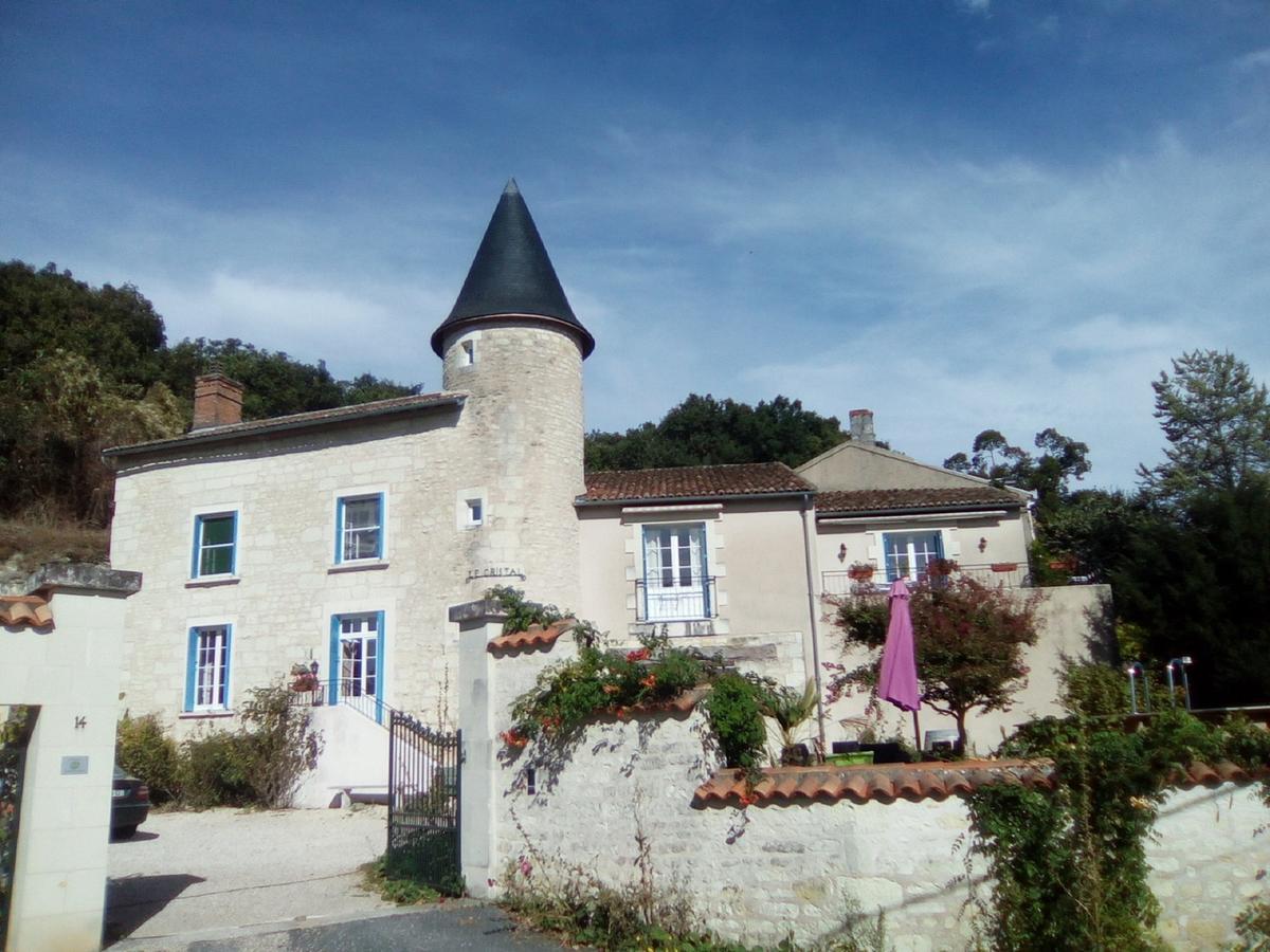 Manoir Le Cristal " Les Entrees Du Futuroscope A Petit Prix Bed & Breakfast Beaumont  Exterior photo