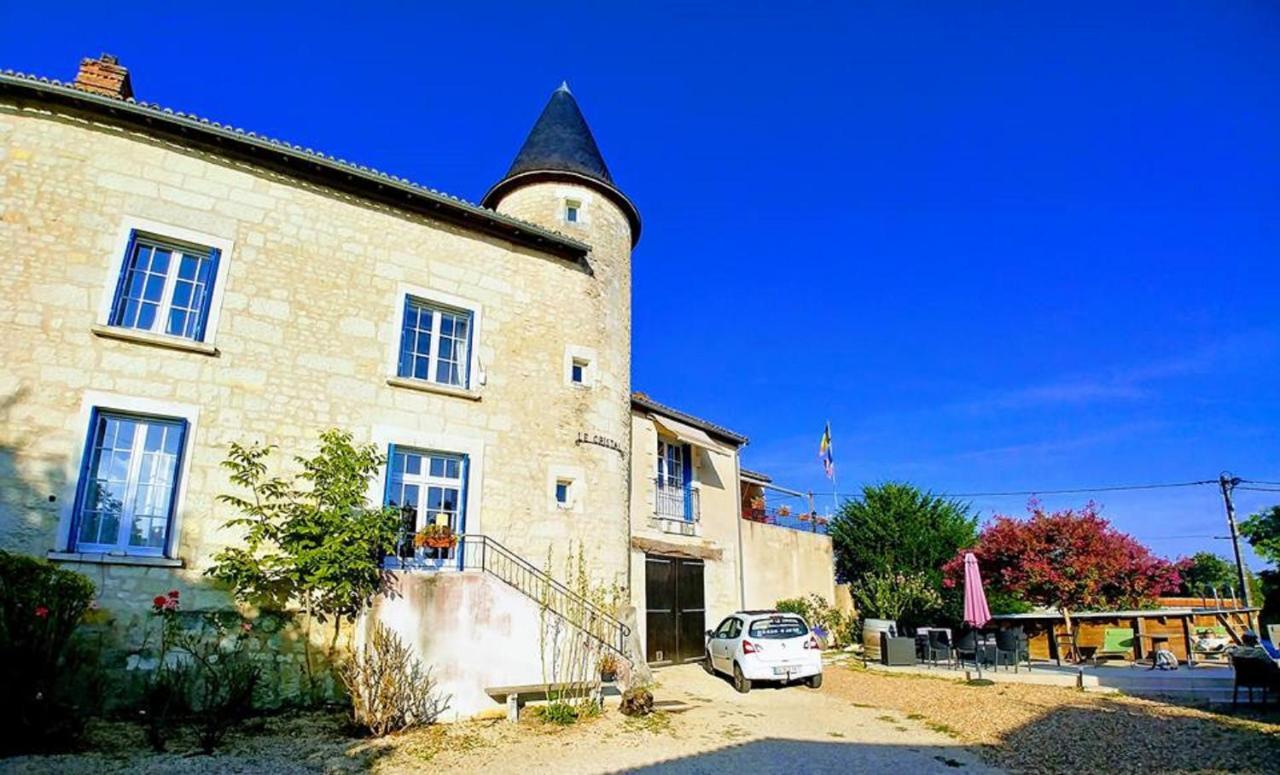 Manoir Le Cristal " Les Entrees Du Futuroscope A Petit Prix Bed & Breakfast Beaumont  Exterior photo