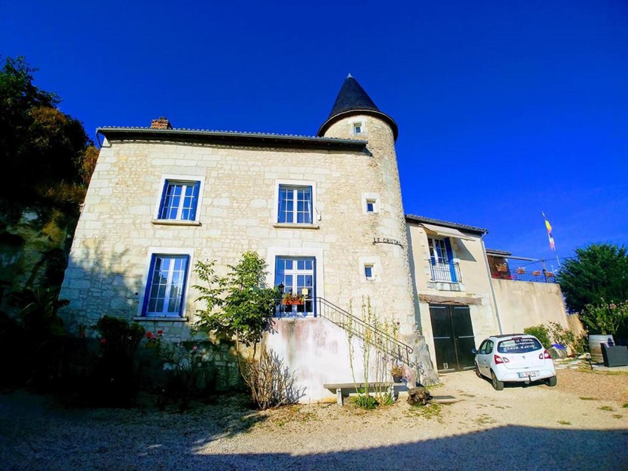 Manoir Le Cristal " Les Entrees Du Futuroscope A Petit Prix Bed & Breakfast Beaumont  Exterior photo